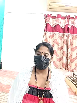 tamil-aunt online show from November 13, 2025, 4:33 pm