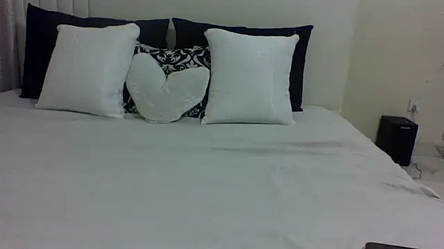 pontsho2004 online show from May 28, 2026, 5:26 am