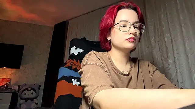 TheaBertch online show from October 13, 2025, 3:57 pm