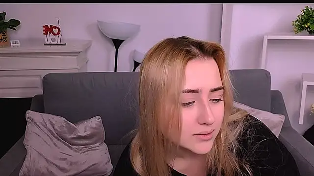 Lulu   Moon online show from March 3, 2026, 9:55 pm