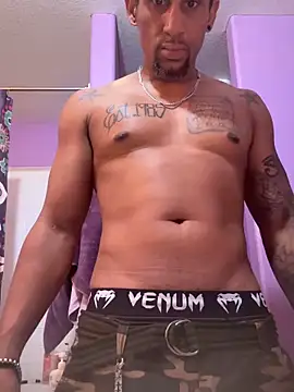 MrDLlongcrippler10inch online show from November 2, 2025, 1:21 am