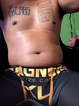 MrDLlongcrippler10inch online show from October 30, 2025, 7:39 am