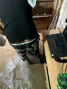 Snapshot of Morrohot13 chatting on October 18, 2025, 3:25 pm Morrohot13 online show from October 18, 2025, 3:25 pm