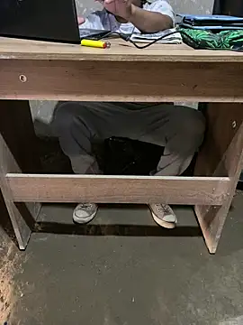 Snapshot of Morrohot13 chatting on October 29, 2025, 7:02 pm Morrohot13 online show from October 29, 2025, 7:02 pm