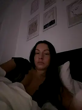 AlecsandraMae online show from October 14, 2025, 11:58 pm