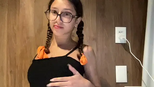 absoluthorrorfield online show from November 12, 2025, 12:48 am