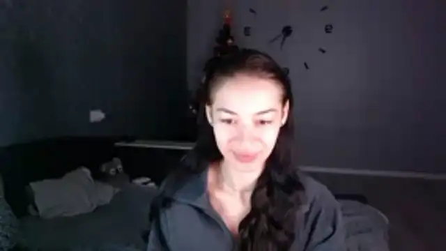 Daphne Darkthorn online show from December 17, 2025, 4:17 am