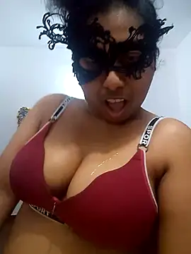 Expose Queen online show from May 22, 2026, 6:50 pm
