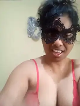 Snapshot of Expose_Queen chatting on February 17, 2026, 6:33 am Expose Queen online show from February 17, 2026, 6:33 am