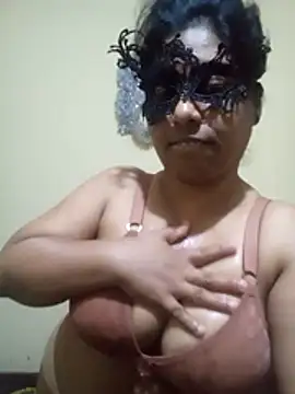 Snapshot of Expose_Queen chatting on February 14, 2026, 6:19 pm Expose Queen online show from February 14, 2026, 6:19 pm