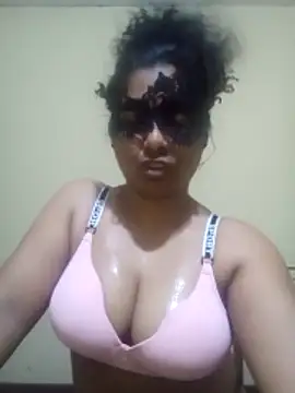 Expose Queen online show from March 26, 2026, 5:00 pm