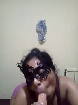 Snapshot of Expose_Queen chatting on February 28, 2026, 6:40 pm Expose Queen online show from February 28, 2026, 6:40 pm