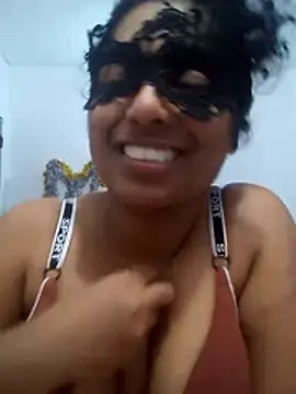 Expose Queen online show from May 24, 2026, 6:19 pm