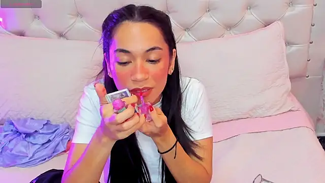 GabbiePrice online show from October 23, 2025, 11:20 am