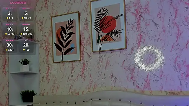 GabbiePrice online show from November 6, 2025, 2:32 pm