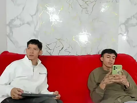 Snapshot of heyy_noah11 chatting on June 30, 2026, 1:11 pm heyy noah11 online show from June 30, 2026, 1:11 pm