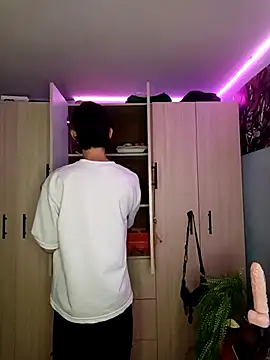 heyy noah11 online show from November 4, 2025, 2:15 am