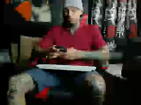 Molotov Explosive online show from November 8, 2025, 8:01 pm