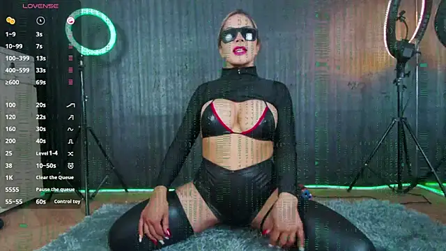 Snapshot of niki_la_rose_2_0 chatting on November 6, 2025, 11:25 am niki la rose 2 0 online show from November 6, 2025, 11:25 am