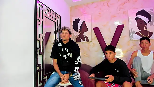 EMPIRE BOYS1 online show from February 7, 2026, 7:22 pm