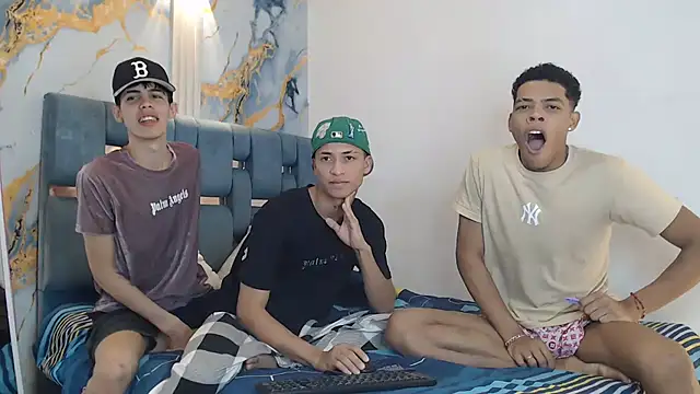 EMPIRE BOYS1 online show from February 16, 2026, 7:34 pm