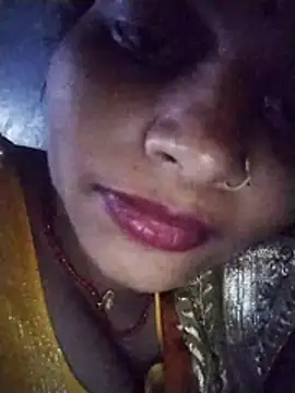 kiara-simmi online show from December 3, 2025, 4:06 pm