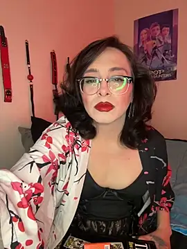 MiniMonroe online show from December 2, 2025, 6:59 am