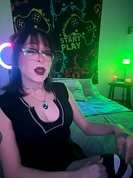 MiniMonroe online show from October 18, 2025, 5:53 am