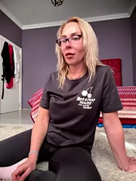 Snapshot of ElenabonyX chatting on January 13, 2026, 10:30 am ElenabonyX online show from January 13, 2026, 10:30 am