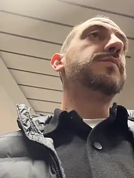 AlexGogo23 online show from April 15, 2026, 8:53 am