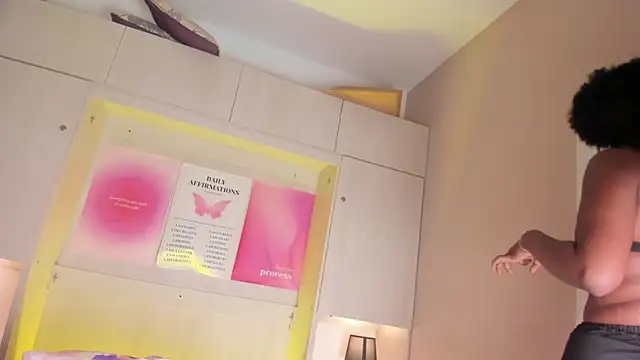 Snapshot of MaraBaker chatting on February 24, 2026, 12:06 pm MaraBaker online show from February 24, 2026, 12:06 pm