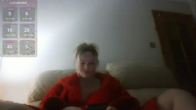 Snapshot of SUGER-SPICE chatting on October 19, 2025, 8:00 pm SUGER-SPICE online show from October 19, 2025, 8:00 pm