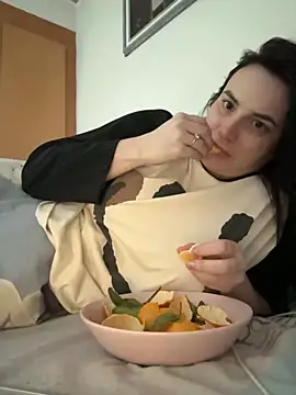 Snapshot of Kuzadusa chatting on November 13, 2025, 2:59 am Kuzadusa online show from November 13, 2025, 2:59 am