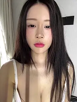 yiyi 3523 online show from May 13, 2026, 2:24 pm