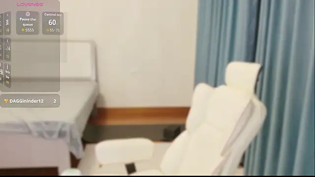 Snapshot of yiyi_3523 chatting on February 28, 2026, 11:21 am yiyi 3523 online show from February 28, 2026, 11:21 am