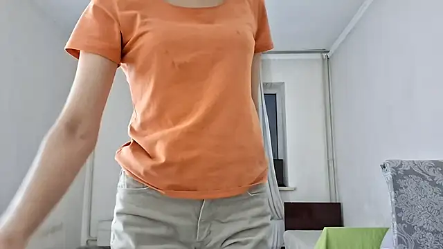 Lyndasilk online show from December 19, 2025, 3:25 pm