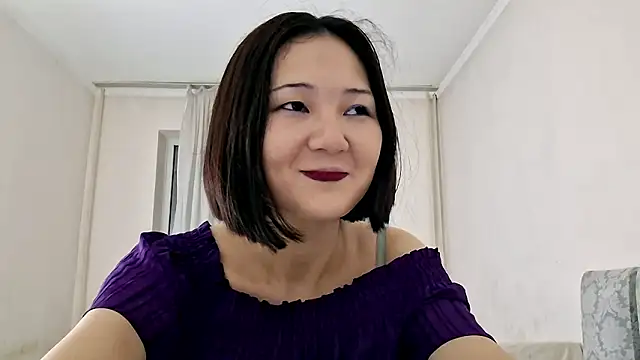 Lyndasilk online show from February 25, 2026, 2:50 pm