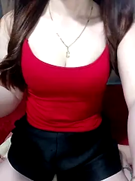 LeanaLy online show from April 9, 2026, 1:18 am