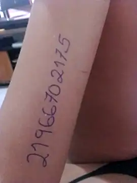 Camilanifeta online show from April 4, 2026, 2:23 pm