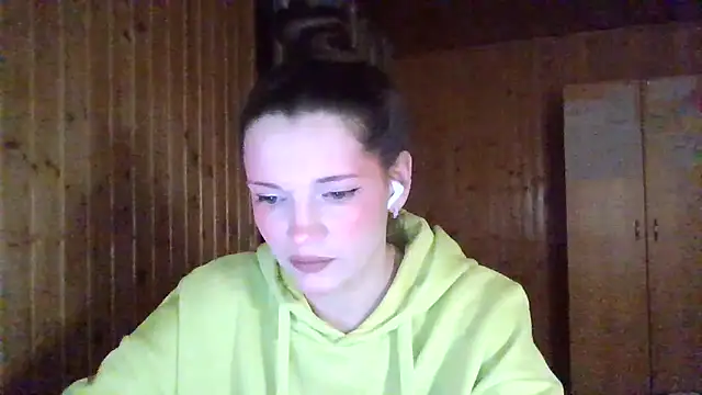 AmeliieLaFleur online show from March 4, 2026, 7:32 pm