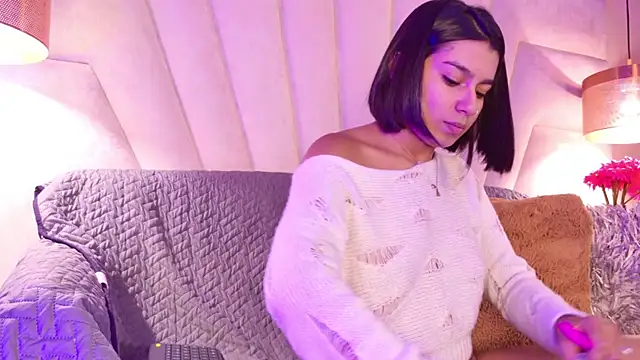 AlyssaRay online show from December 15, 2025, 7:31 pm