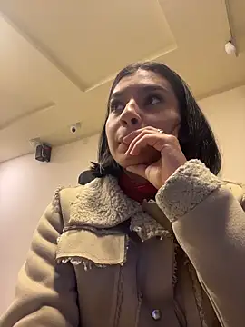 AlyssaRay online show from March 6, 2026, 11:16 am