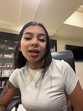 AlyssaRay online show from February 7, 2026, 3:42 pm