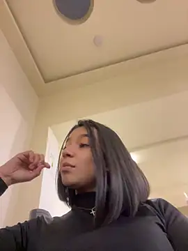 AlyssaRay online show from February 9, 2026, 7:01 pm