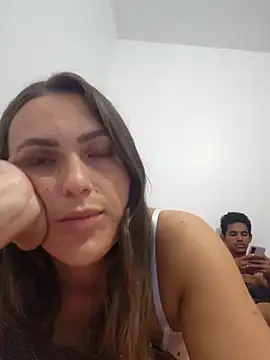 CllarinhaCortes online show from March 3, 2026, 1:40 pm