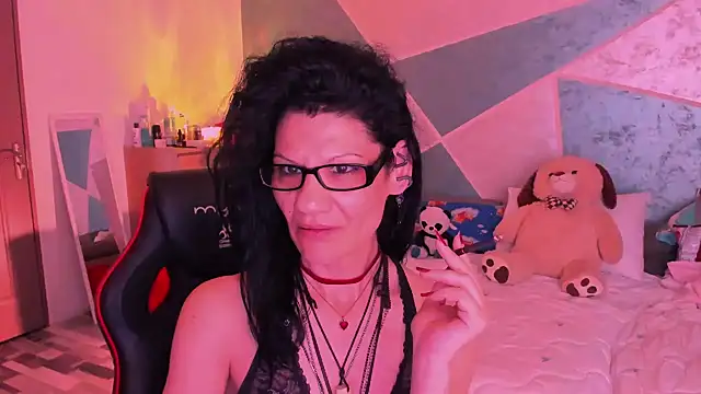 Snapshot of SweetSin40 chatting on May 12, 2026, 7:09 pm SweetSin40 online show from May 12, 2026, 7:09 pm