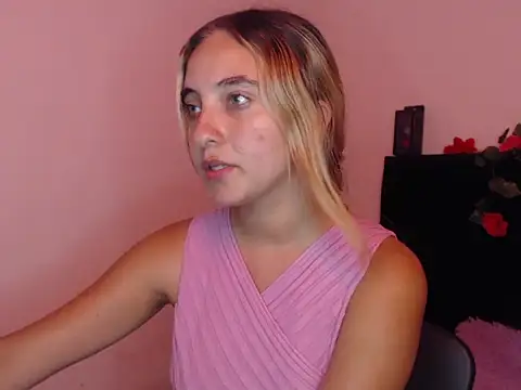 Snapshot of mandyy_petite chatting on October 14, 2025, 8:09 pm mandyy petite online show from October 14, 2025, 8:09 pm