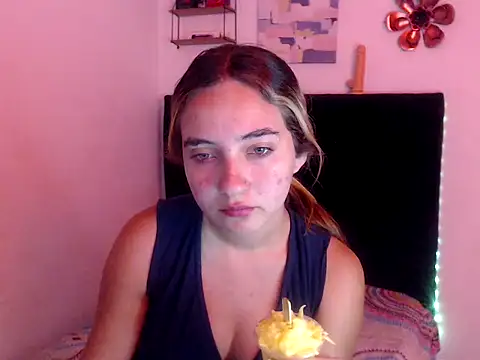 Snapshot of mandyy_petite chatting on November 5, 2025, 7:50 pm mandyy petite online show from November 5, 2025, 7:50 pm