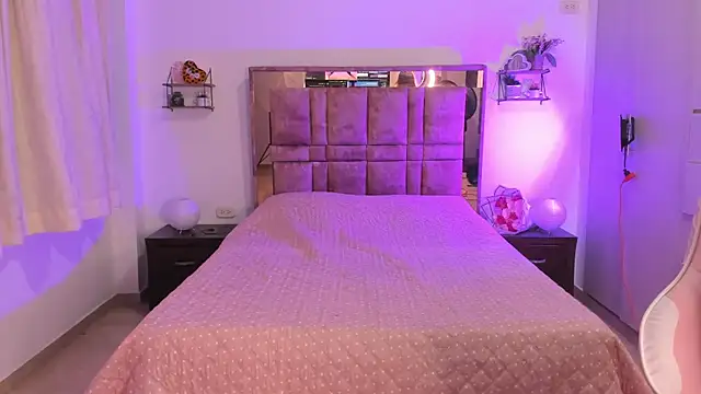 MIACUTEE  online show from February 23, 2026, 11:27 pm