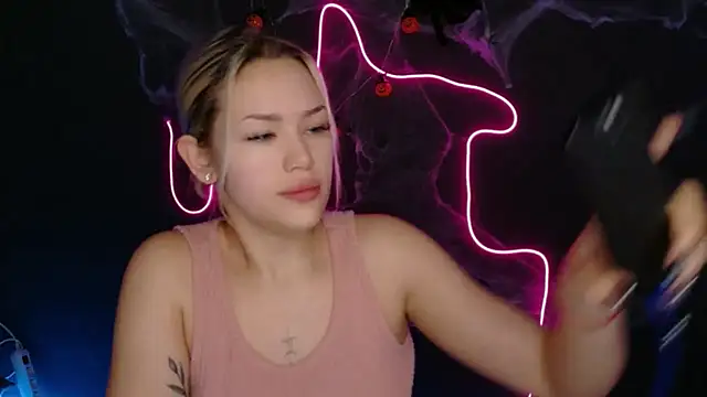 Eva Mooor online show from November 5, 2025, 11:30 pm